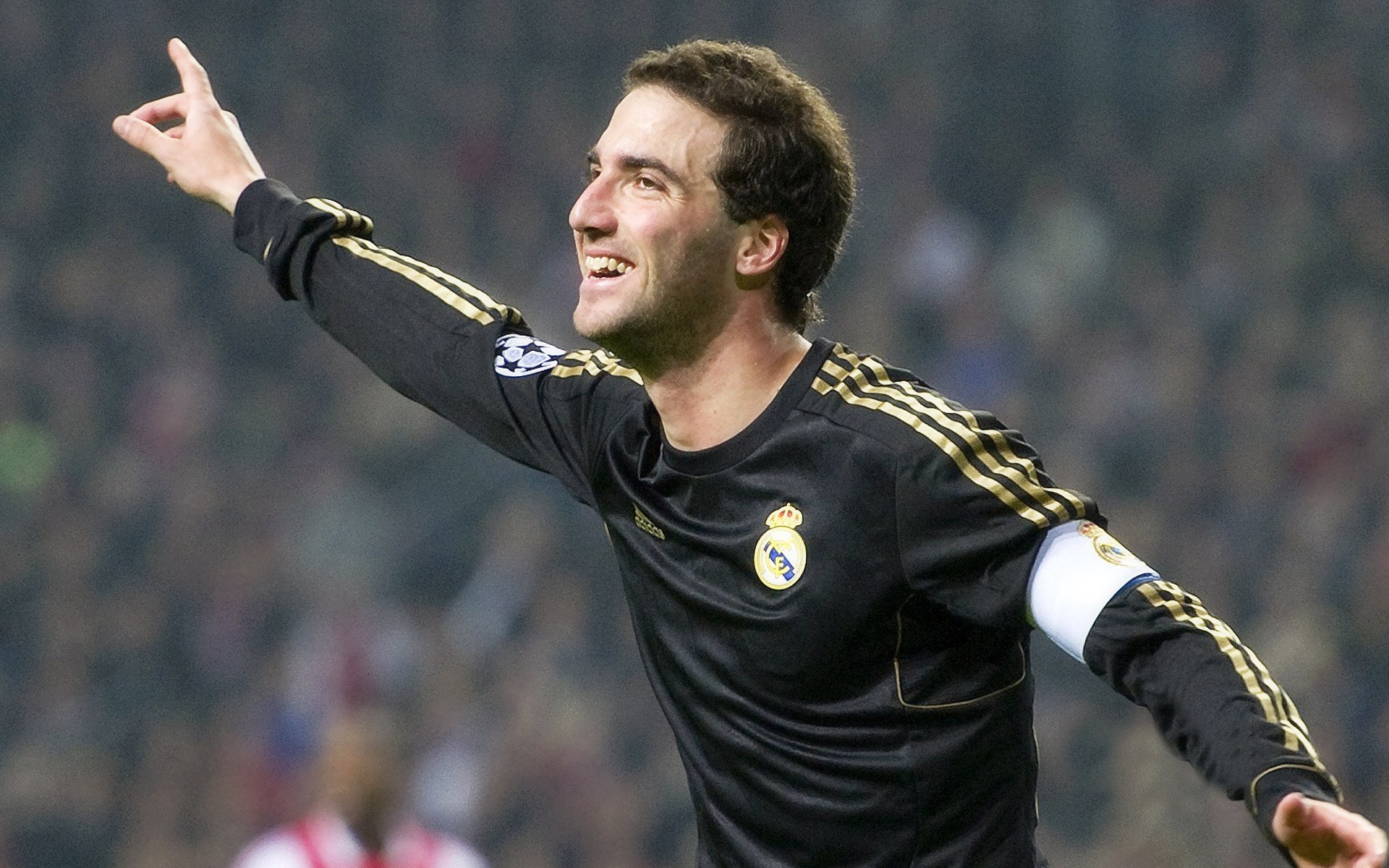 亚冠联赛激战正酣,中超球队能否突破重围?